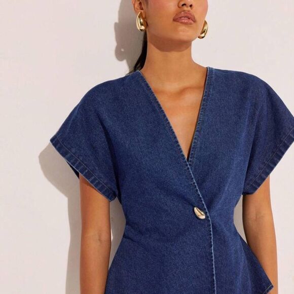 Shein Women's Denim dark wash top with batwing sleeves, size Large - Picture 2 of 8